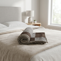 Manufacture directe 100% laine Jacquard matelassé couverture solide tissé conception bas prix double taille portable pour la maison hôtel Offre Spéciale