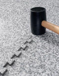 Pavimentazione in PVC Impermeabile Antiscivolo con Strato in Fibra di Vetro Rinforzata 5.0mm-8.0mm, Resistente all'Abrasione, per Garage e Ospedali - Product Image 1
