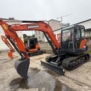 Gran descuento en excavadora usada Doosan DX60 de 6 toneladas, mini excavadora de segunda mano con pocas horas de trabajo, en stock. - Product Image 2