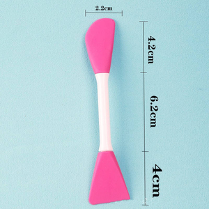 Strumento Facciale in Silicone Portatile Due in Uno, Spazzola per Pulizia dei Pori e Massaggio, Spatola per Miscelare Maschere, Accessorio di Bellezza - Product Image 6