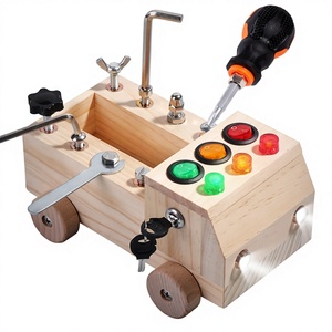 Jouets Montessori pour développer la motricité fine, ensemble de camions pour enfants, planche d'activités en bois pour tout-petits avec interrupteur lumineux LED - Product Image 1