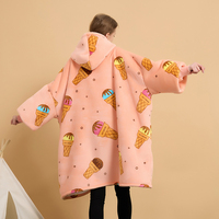 Chine Usine Adulte À Capuche Flanelle Sherpa Couverture Polaire avec Manches Poches Wearable Hoodie pour Usage Domestique