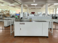 Machine de découpe et de poinçonnage entièrement automatique pour rails de stores (supérieur et inférieur), équipement de traitement de rails de rideaux en aluminium servo-assisté
