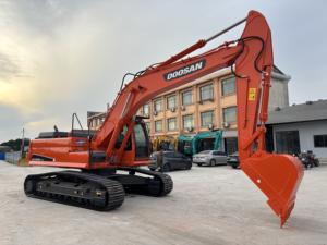 รถขุดตีนตะขาบ Doosan DX300 มือสอง น้ำหนัก 30.2 ตัน พร้อมมอเตอร์ เกียร์ เครื่องยนต์ และชิ้นส่วนลูกปืน สภาพสมบูรณ์ ราคาถูก - Product Image 2