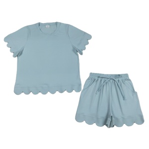 ชุดเซ็ตเสื้อผ้าผู้หญิงสำหรับฤดูร้อน ผ้าโพลีเอสเตอร์ผสมสแปนเด็กซ์ ระบายอากาศได้ดี สีพื้นเรียบง่าย ไม่มีปก  ขอบเสื้อแบบสแกลลอป  สำหรับคุณแม่ - Product Image 1