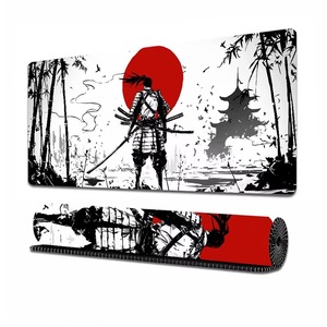 Grand tapis de bureau personnalisé antidérapant en caoutchouc imperméable avec bords cousus, tapis de souris de <span class=keywords><strong>jeu</strong></span> japonais Anime Samurai grand format - Product Image 1