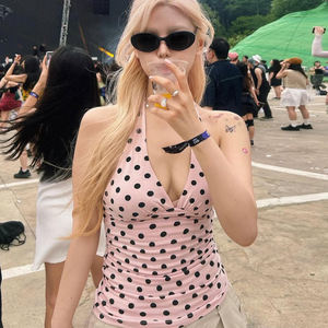 Top court d'été à imprimé pois, col halter en V, coupe ajustée, mignon, sexy, sans manches, dos nu pour femme - Product Image 3