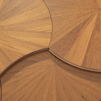 Parquet flottant en bois d'ingénierie multicouche brossé moderne et durable, mélange teck et frêne, système de pose à clipser, sur mesure, pour usage commercial