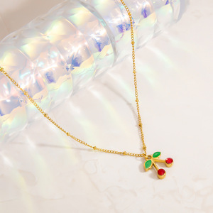 สร้อยคอจี้เชอร์รี่ สแตนเลสสตีล แฟชั่น สร้อยคอคล้องไหปลาร้า เครื่องประดับสำหรับงานปาร์ตี้ รูปทรงผลไม้ ประดับขอบแบบ Bezel Setting - Product Image 1