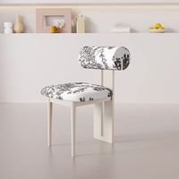 Chaise en bois massif de style nordique moderne, modèle 2026, très prisée pour salon