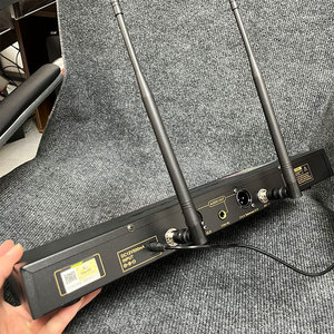 Ugx999 Không Dây One-to-Two Micro Năng Động Chuyên Nghiệp Cầm Tay <span class=keywords><strong>Microphone</strong></span> Cho Giai Đoạn Ca Hát - Product Image 3