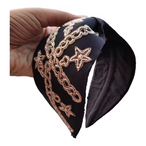 แถบคาดศีรษะประดับมุกสีขาวแบบบาโรกสำหรับเจ้าสาวที่คาดผมประดับอัญมณี - Product Image 3