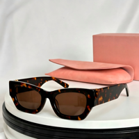 Lunettes de soleil rétro unisexes à verres dégradés, monture carrée épaisse et robuste, style vintage, polarisées, protection UV, blanches