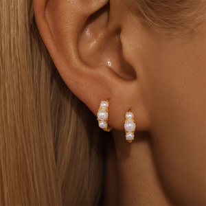 Bijoux en perles fines plaqués or, argent sterling S925, boucles d'oreilles créoles blanches - Product Image 6