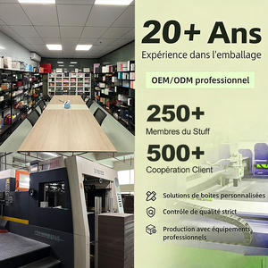 Boîte à bijoux magnétique de luxe faite à la main - En papier et carton avec insert, logo personnalisé - Product Image 4