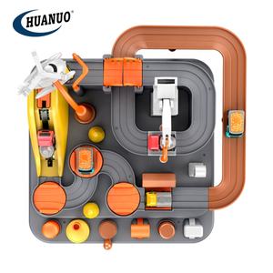 Juguete de Pista de Carreras con Autos para Niños, Set de Ingeniería con 3 Mini Autos para Niños, Juguete de Aventuras - Product Image 1