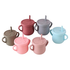 Taza de silicona <span class=keywords><strong>para</strong></span> bocadillos de comida de bebé de grado alimenticio más vendida taza de agua potable de silicona con tapa y mango de paja <span class=keywords><strong>para</strong></span> entrenamiento de niños - Product Image 3