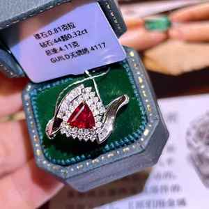 Anillo de rubí color sangre de paloma sin calentar de 0.81 ct con 44 diamantes sudafricanos de alta calidad, totalizando 0.32 ct, anillo de lujo de oro de 18 quilates con piedras preciosas. - Product Image 4