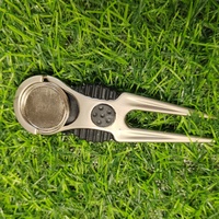 Marqueur de balle de golf magnétique noir personnalisé en gros outil de divot en fer avec centre amovible marqueur de balle de golf en métal blanc en gros