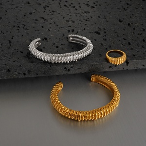 Dazan New Ins 18K Chapado en oro de acero inoxidable de alta calidad Gypsy Striped Bracelet ANTI FASHION Conjunto de joyería única <span class=keywords><strong>Serie</strong></span> de falda - Product Image 2