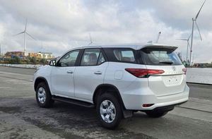 MEJORES OFERTAS para <span class=keywords><strong>Toyota</strong></span> <span class=keywords><strong>Fortuner</strong></span> USADO, 2.4L Turbo Diésel Automático - Product Image 5