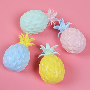 Juguete de simulación de frutas creativo superventas transfronterizo, juguete de bola de masa ligera, juguete de piña, directo de fábrica - Product Image 4