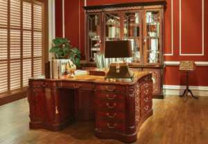 Exclusivo Juego de Sofás para Sala de Estar Estilo Británico, Madera Maciza y Tapicería de Cuero con Accesorios de Latón Chapado en Oro e Incrustaciones de Madera - Product Image 6