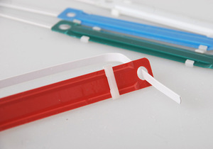 <span class=keywords><strong>Pas</strong></span> <span class=keywords><strong>cher</strong></span> En Plastique <span class=keywords><strong>PVC</strong></span> matériel colorées Assorties 80mm et 70mm rayure obligatoire forme broche attaches de dossier - Product Image 6