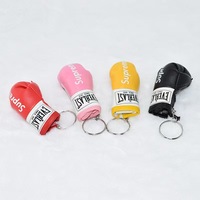 Porte-clés mini-gants de boxe en PVC tendance, accessoires de sac à dos et pendentif cadeau, porte-clés poings de boxe