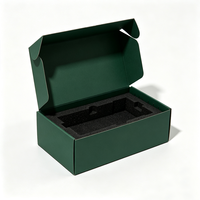 Boîte d'expédition en carton ondulé pliable personnalisée avec doublure intérieure protectrice personnalisée, imprimée en vert, pour l'emballage de produits haut de gamme