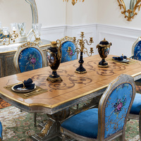 Ensemble table et chaise de salle à manger en tissu bleu sculpté à la main et peinture argentée de luxe français 6 places