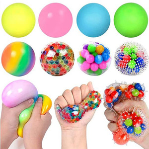 Juguete antiestrés de cuentas de arcoíris para niños, ideal como recompensa en el aula, ¡muy vendido! - Product Image 1