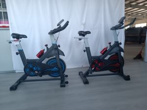 Vélo stationnaire de plaquette de frein de vélo de filature de haute qualité pour vélo de cyclisme d'intérieur à la maison avec une capacité de poids de 300 lb à faible bruit - Product Image 5