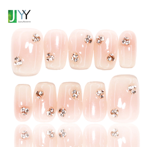 Faux Ongles Courts Personnalisés à Marque Privée en Gel, Faits Main avec Strass, Vente en Gros - Product Image 1