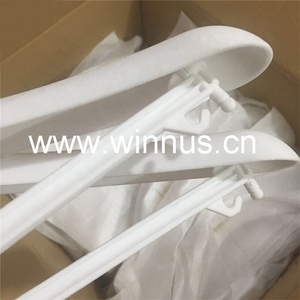 Custom di <span class=keywords><strong>lusso</strong></span> nero Beige bianco di plastica floccante appendiabiti floccato appendiabiti felpe gonna velluto <span class=keywords><strong>grucce</strong></span> con logo - Product Image 3