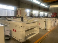 Ligne de production de feutrage à aiguilles non tissé à moyenne vitesse et haute capacité pour le rembourrage de fibres textiles usagées et le feutre rigide