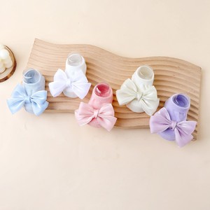 Calzini Antiscivolo per Bambine con Fiocco, Calzini a Pois con Grip per Neonati, Calzini alla Caviglia Antiscivolo per Bambini da 0-2 Anni - Product Image 1