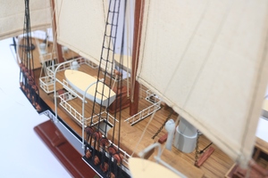 GIA NHIEN Para Decoración del Hogar y Oficina y Regalos Corporativos ENDURANCE (natural/pintado en negro) Maqueta de Barco de Exploración Histórico - Product Image 4