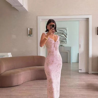 Gaun musim panas wanita baru model V-neck tanpa lengan, bahan poliester, potongan ramping, manis, seksi, potongan rendah, gaya resort.