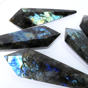 Punta di Cristallo di Labradorite Blu Naturale Lucidata a Mano per Meditazione e Guarigione - Product Image 3