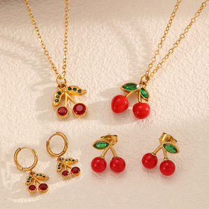 ชุดสร้อยคอจี้เชอร์รี่ เครื่องประดับสแตนเลสสำหรับผู้หญิง ต่างหูแฟชั่นสำหรับงานปาร์ตี้ ดีไซน์ผลไม้สีทอง - Product Image 1