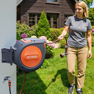 Enrouleur de tuyau rétractable automatique monté au mur et support pivotant à 180 ° verrouillant n'importe quelle longueur pour organiser proprement le pistolet fonctionnel du tuyau - Product Image 2