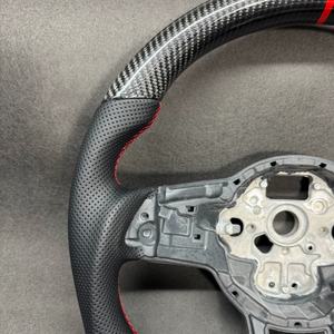 Volante de cuero de estilo deportivo modificado personalizado para Volkswagen <span class=keywords><strong>Golf</strong></span> MK5 MK6 MK7 con acentos de fibra de carbono - Product Image 2