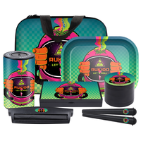 En stock, Meilleures ventes : Kit de fumeur personnalisé avec plateau à rouler, balance numérique, machine à rouler le tabac, moulin, pot et accessoires.