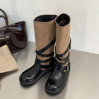 Damen Patchwork Kniehohe Stiefel aus Kunstleder und Wildleder mit Runder Spitze, Flachem Absatz und Mehrfach-Schnallenriemen im Western-Stil für den Alltag