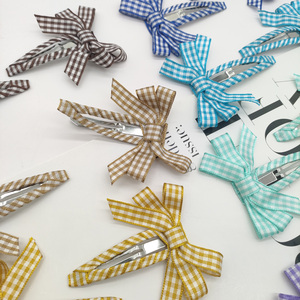 Barrette à <span class=keywords><strong>cheveux</strong></span> en alliage personnalisée en gros, faite à la main, avec un ruban à carreaux mignon et doux, mini barrette à <span class=keywords><strong>cheveux</strong></span> pour filles et femmes, décoration de fête - Product Image 2