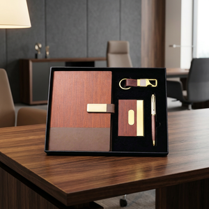 Set de Regalo Ejecutivo de Cuero PU Rojo: Libreta, Bolígrafo Metálico, Llavero y Tarjetero - Product Image 3