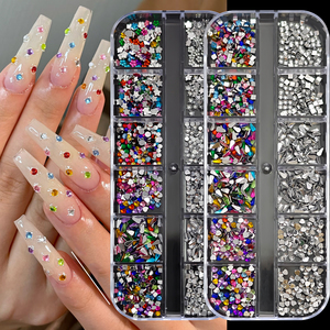 12 Rejillas <span class=keywords><strong>de</strong></span> Diamantes Planos Mini <span class=keywords><strong>de</strong></span> Colores Mezclados <span class=keywords><strong>con</strong></span> Diamantes Blancos Súper Brillantes para <span class=keywords><strong>Uñas</strong></span> - Proveedor Profesional - Product Image 1