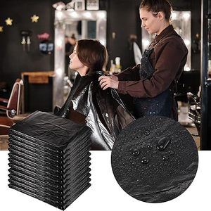 Capa de Salón Impermeable Reutilizable de Material PE para Estilistas, Capa Simple para Barbería, Color Negro, para Tinte, Corte y Coloración, Duradera y Ecológica - Product Image 2