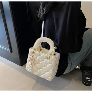 Sac à bandoulière haut de gamme en gros pour femme, sacs fourre-tout de Noël en EVA, nouveaux sacs à main de printemps pour le trajet quotidien - Product Image 3
